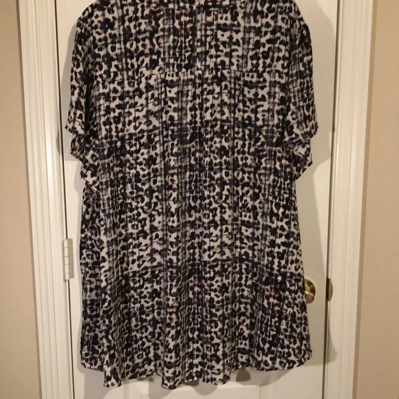 TORRID Women Top Size 6 X - Picture 4 of 4